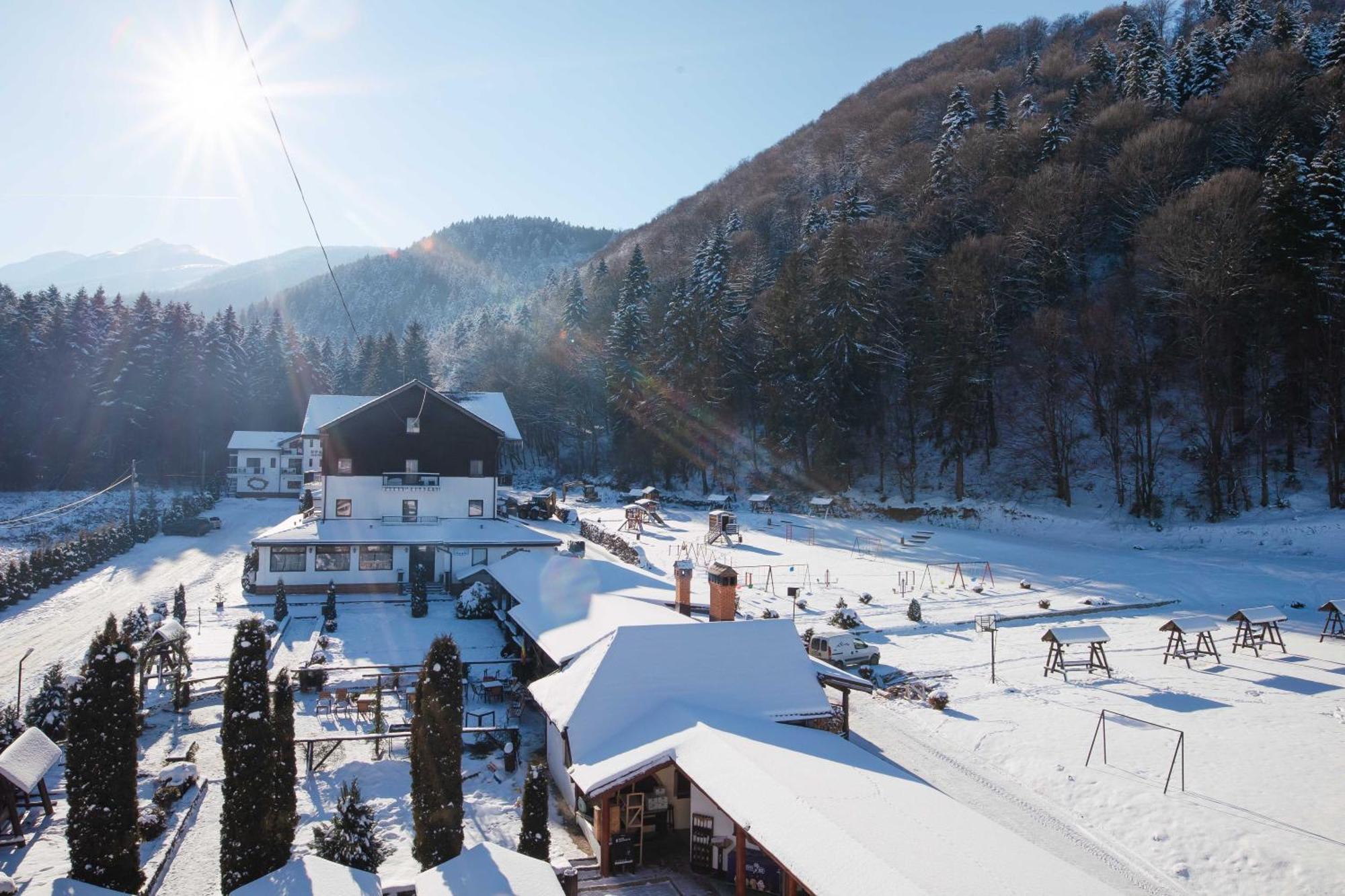 Hotel Miruna Sîmbăta de Sus المظهر الخارجي الصورة